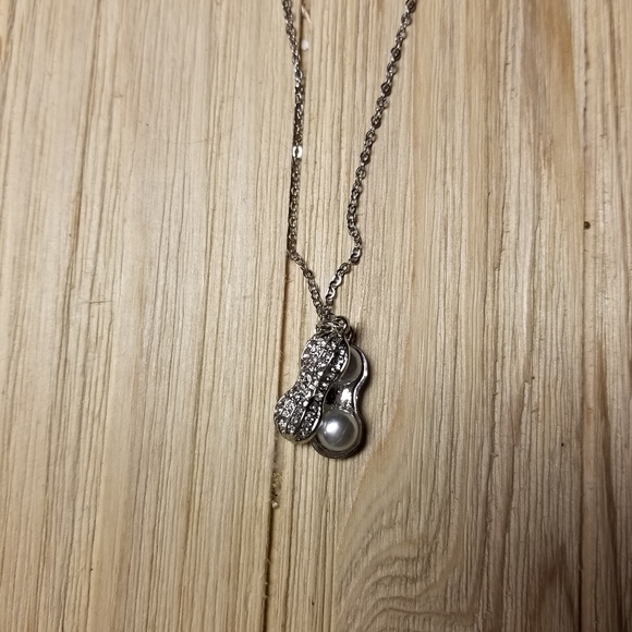 🥜🥜Pretty Peanut Necklace with Freshwater Pearls inside in SILVER Plating - Picture 10 of 15